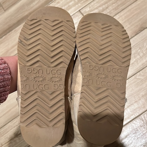 Warm Ugg TALL winter boots - Picture 5 of 7